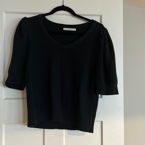 Quarter sleeve sweatshirt